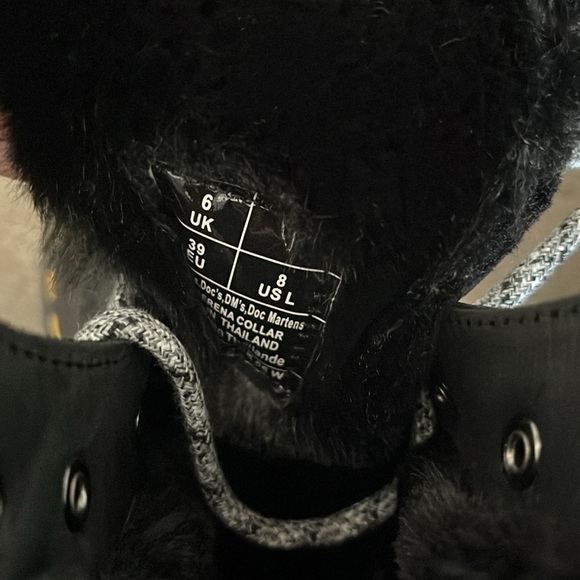 NEW DR MARTENS 1460 Serena Collar Streeter Boots
Women’s Size 8 - Picture 7 of 8